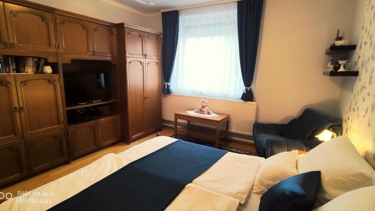 Papp Apartmanhaz ボニャルツバシュ エクステリア 写真