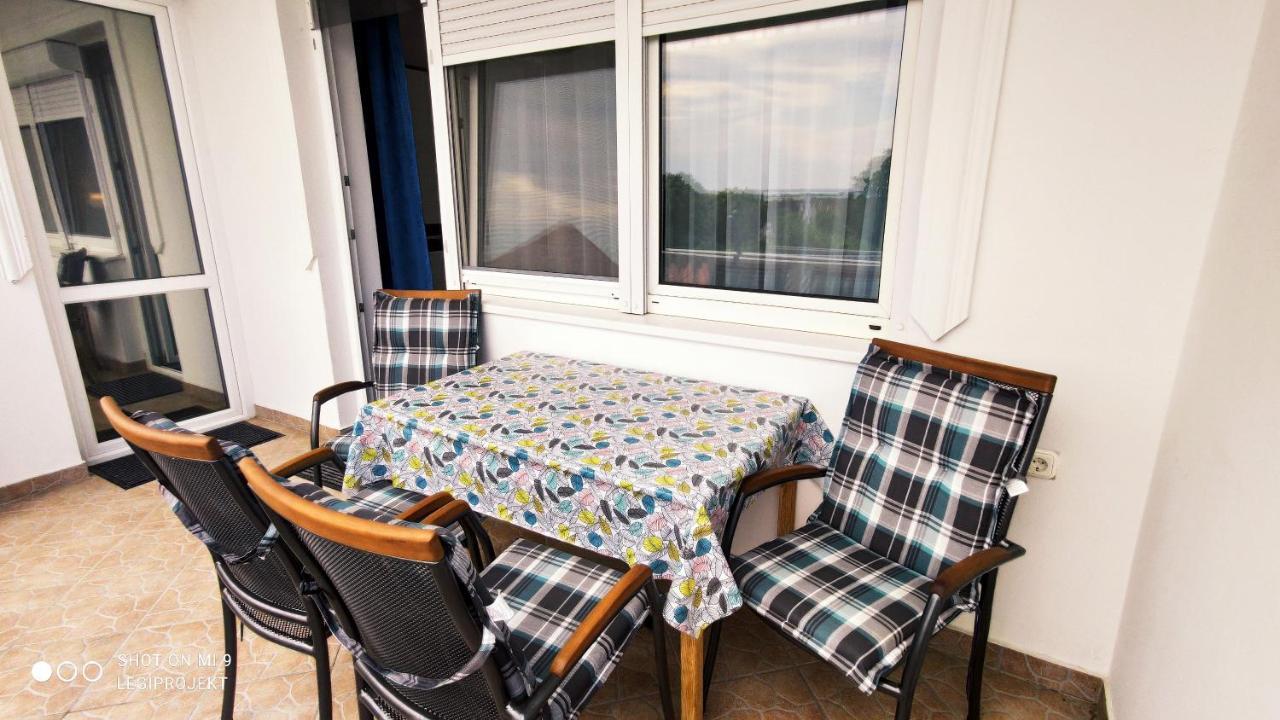 Papp Apartmanhaz ボニャルツバシュ エクステリア 写真